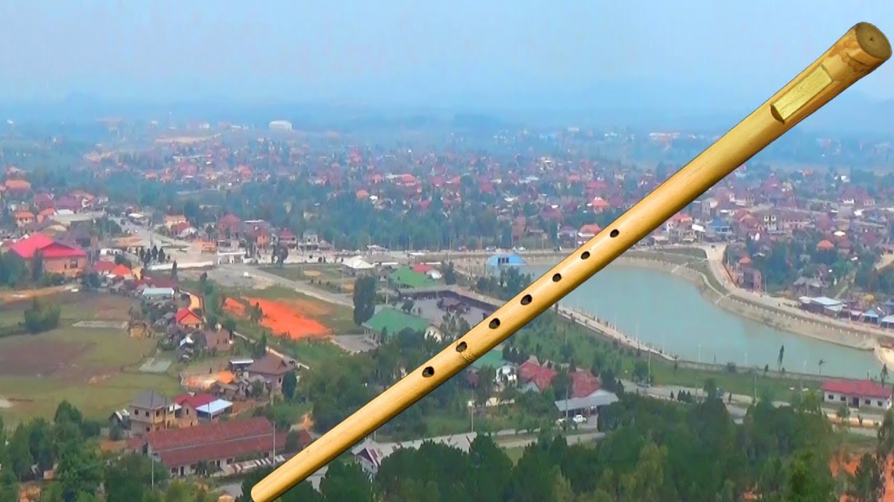 Raj Nplaim nco qub hluas nkauj