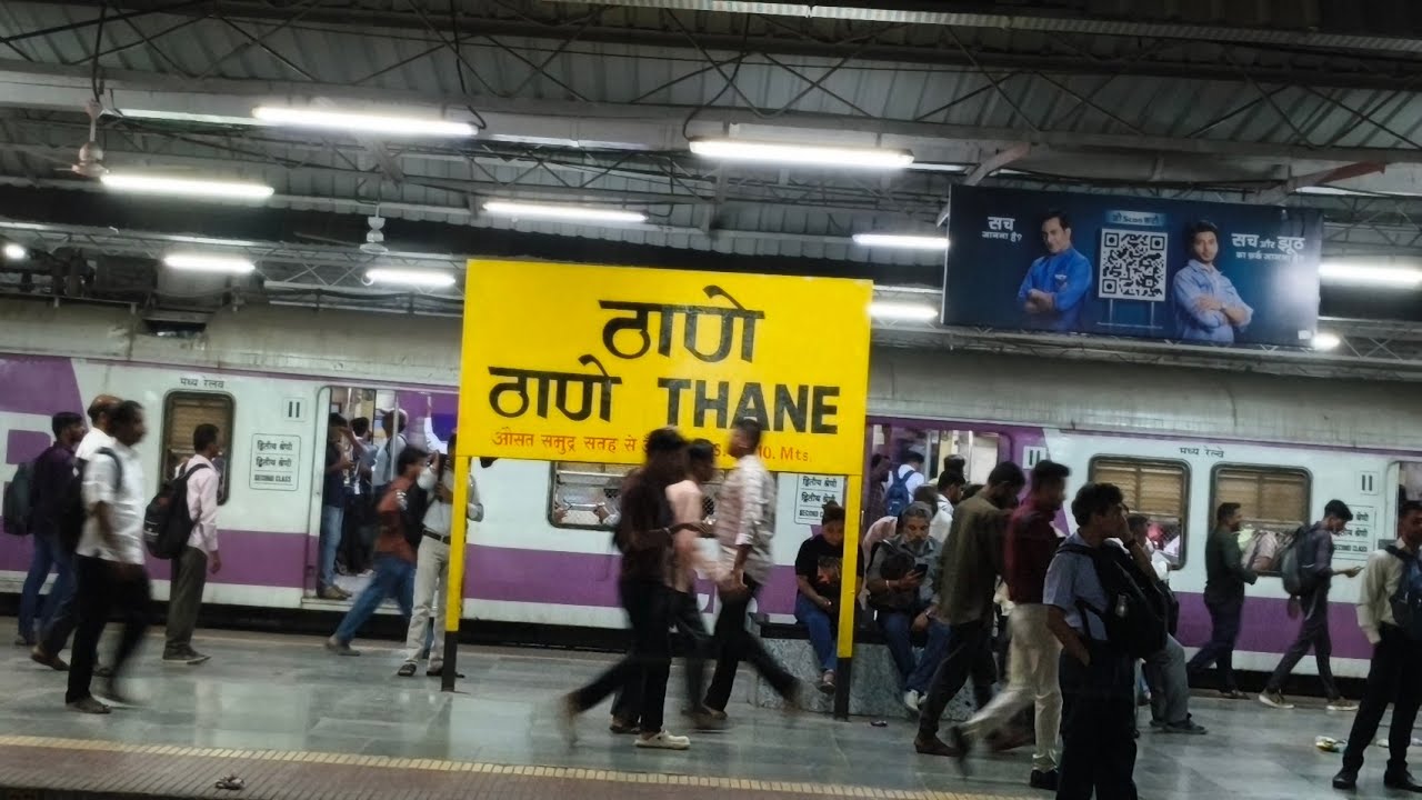 Mumbai Crawod Railway Station in live sosablog 🤳