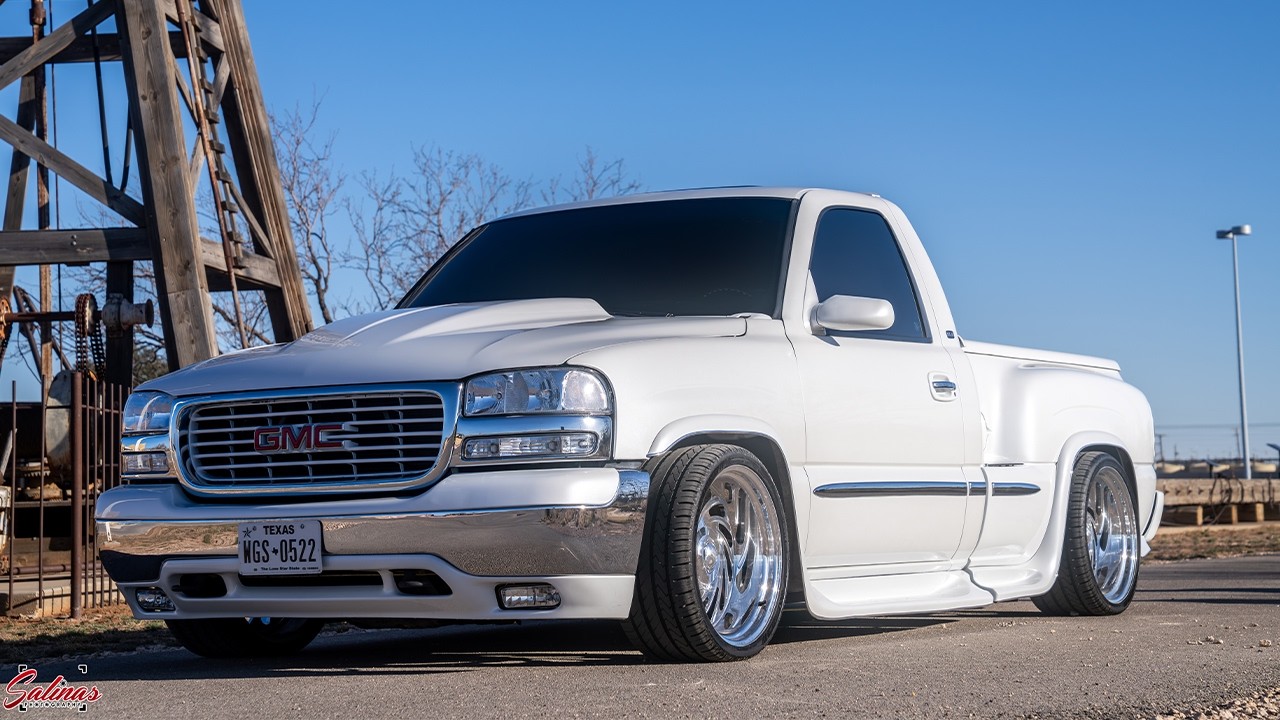 @bolastoys 1999 Chevy Silverado, a clean and aggressive build sitting on a 4/6 drop with 20x11s