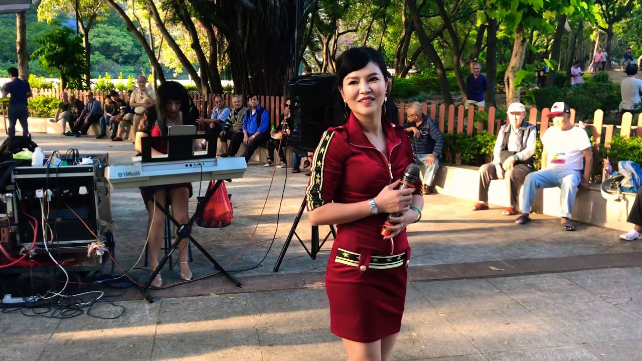永远放你在心里 小红 屯门公园表演  旺角菜街艺人singing 2018年11月11日