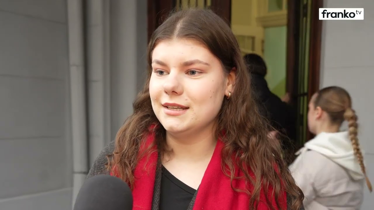 Як студенти святкують Різдво у різних куточках України.
