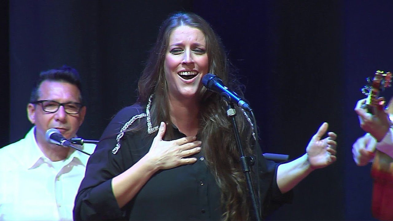 Argentina, Cantaora Flamenca y Eliades Ochoa, Sonero Cubano por primera vez juntos en un escenario.