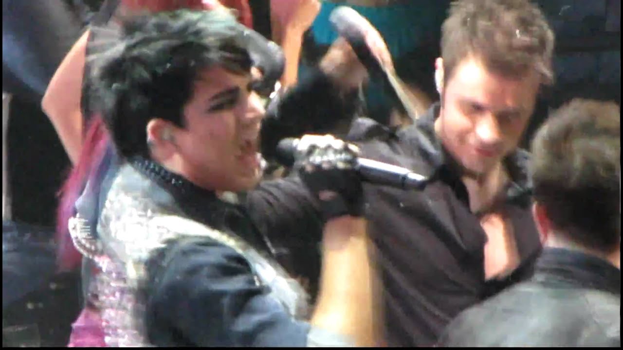 Adam Lambert Funny AI Group Don't Stop Believing: Glendale, Arizona