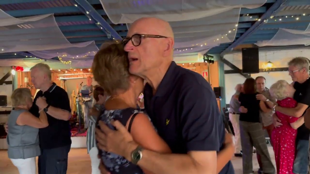 Jägardans på stallet Vassmolösa  till Engdahls 27 juli  2025