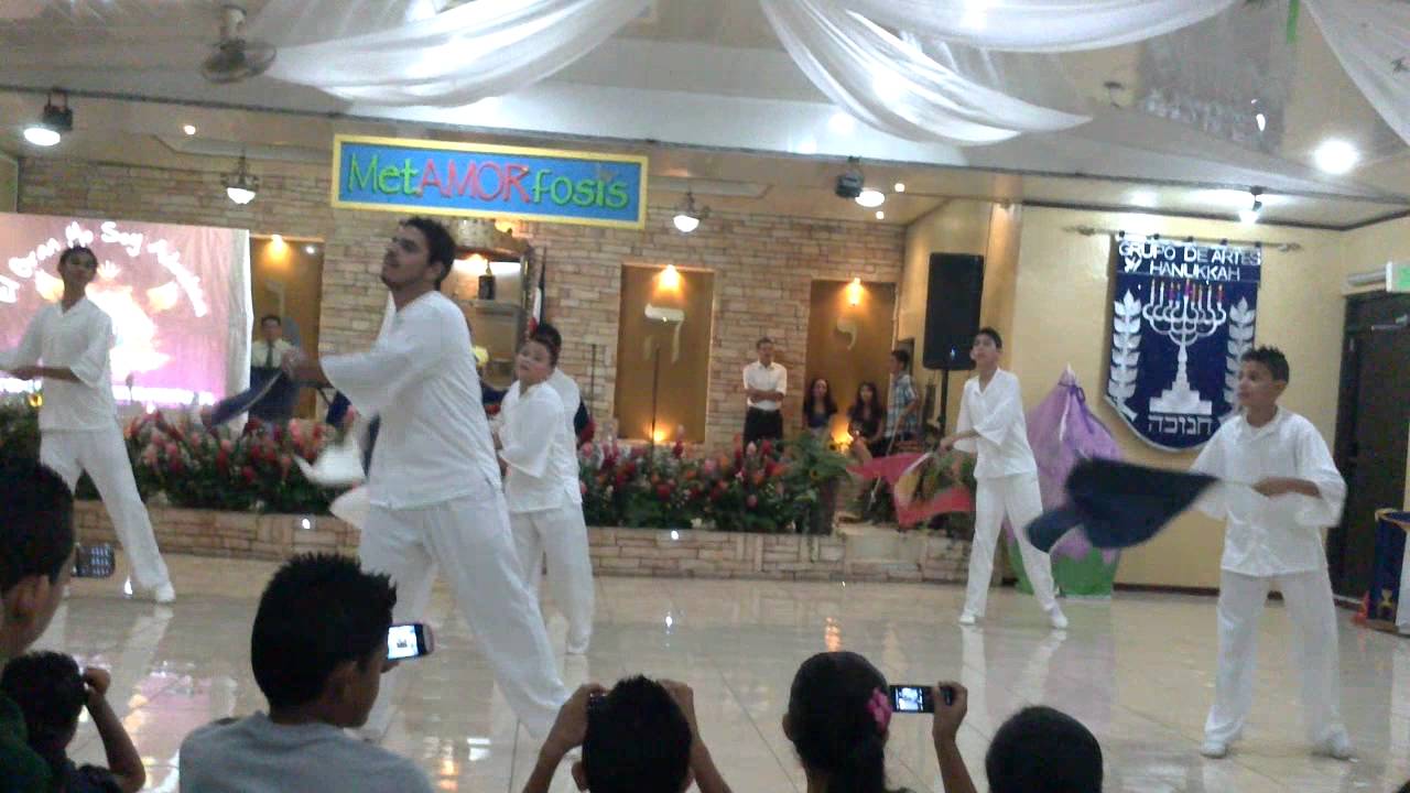Danza con Banderas