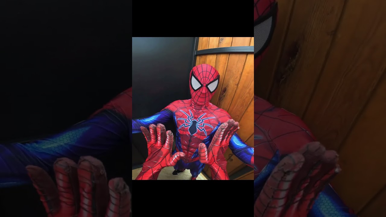 Человек-паук обманывает девушку-полицейского #crazygirl #policegirl #spiderman #minecraft #skibid...