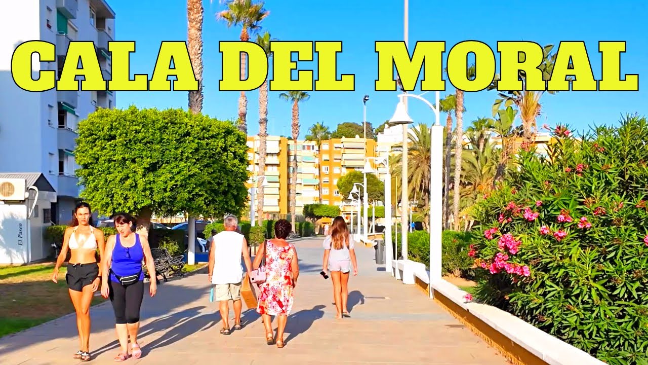 How People Live in Spain 🇪🇸 A Typical Beach Town La Cala del Moral Rincon de la Victoria near Malaga