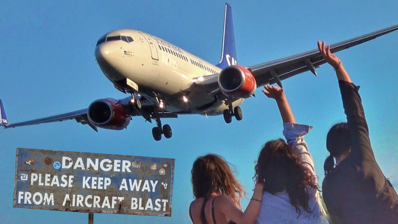 SAS Boeing 737-700 LOW Landing & Night Takeoff JETBLAST at Skiathos Airport | Plane Spotting