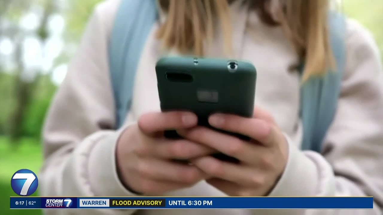 Unwanted social media bots flooding our social feeds provide dilemma for consumers | WHIO-TV