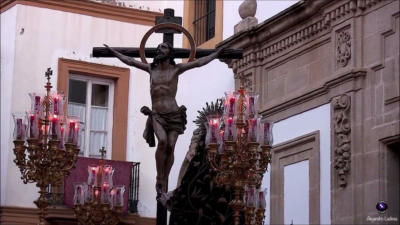 Salida de la Hermandad de Santa Cruz 2025.