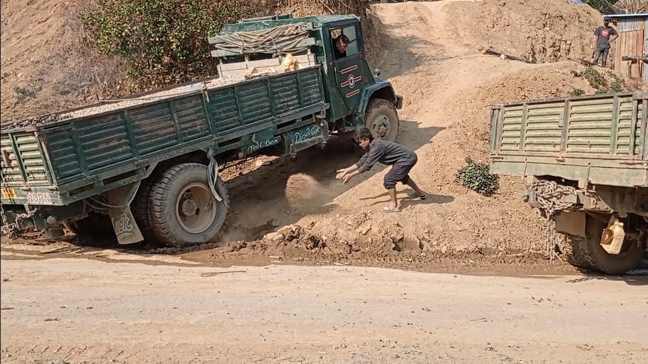 4x4 shaktiman truck hillclimb - Loaded with chips