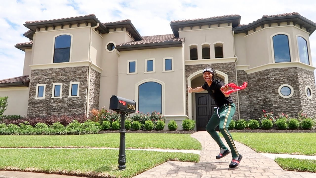 SURPRISING GIRLFRIEND WITH DREAM HOUSE PRANK!!! *SHE CRIES*