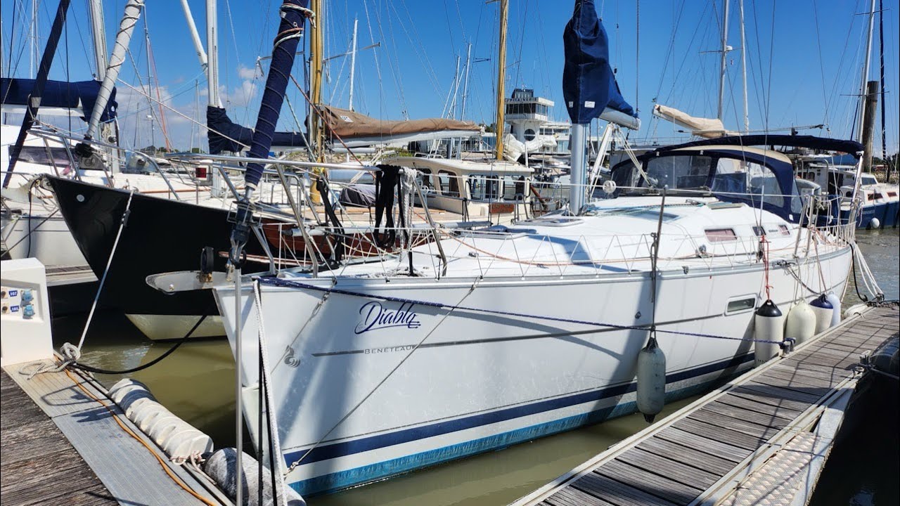 Oceanis 323 EuropeanBoatCourtage LaRochelle