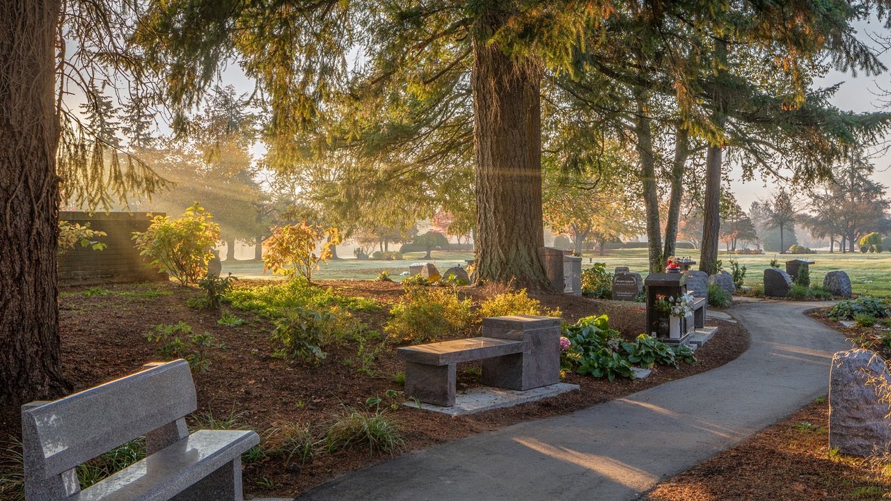 What options are available in the cemetery when cremation is chosen?