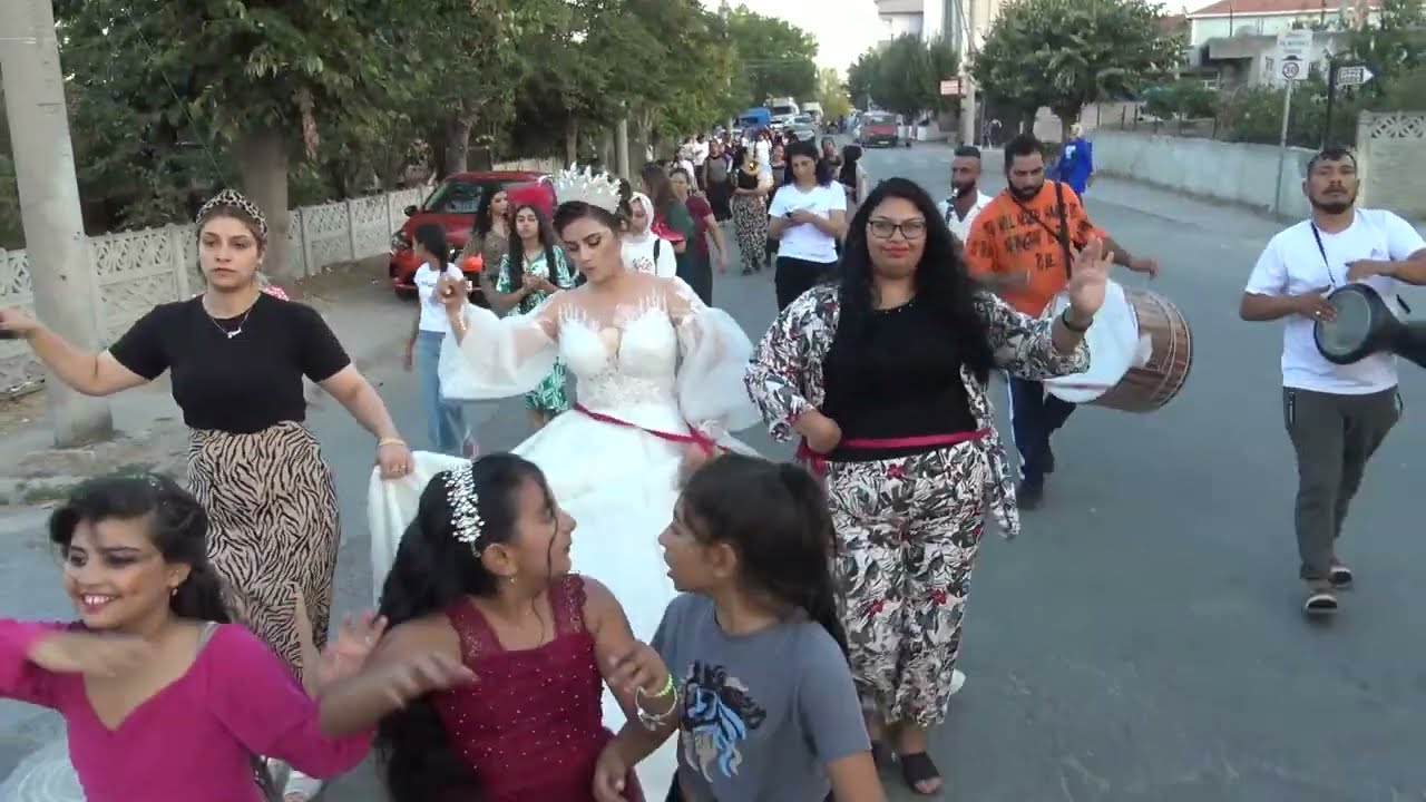 manika  ilayda  sezer  kız tarafı  halay