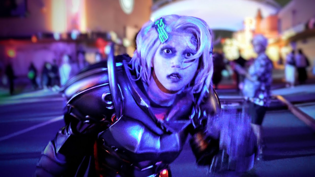 雨で濡れた地面の上でも完璧なダンスを披露するサイバーヴァンパイア【USJ】ハロウィーン・ホラー・ナイト『ゾンビ・デ・ダンス』2023.9.10(日)-21:20