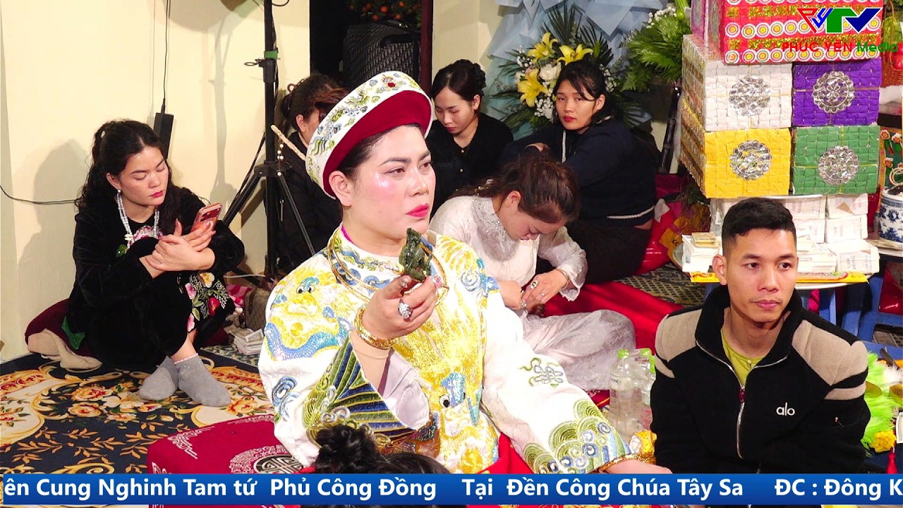 Đồng thầy : Nguyễn Thị Thoa Hầu Chứng Đàn Cho Đệ Tử Tạ Khoá Tam Niên