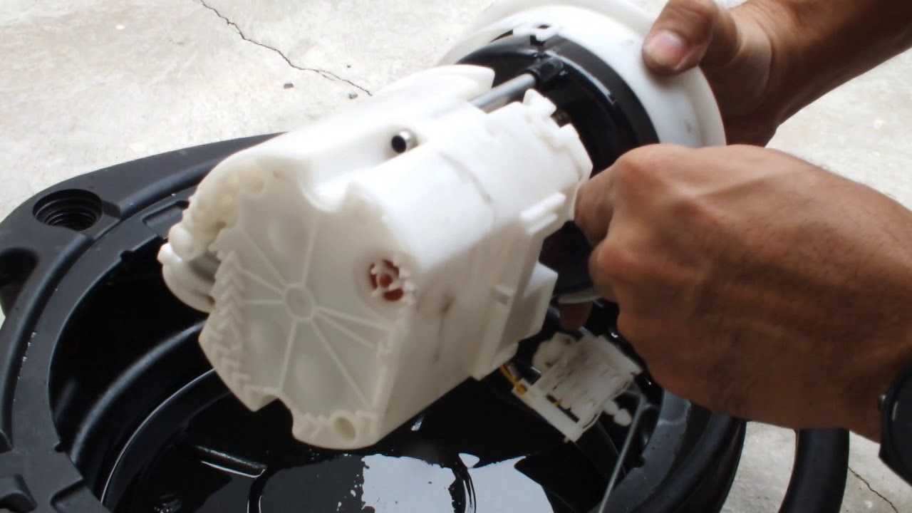 DIY ช่างน็อตEP. 1 เปลี่ยนกรองเบนซิน มาสด้า 2(Change fuel filter Mazda Demio)
