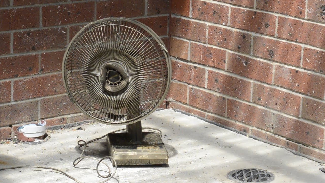 Smashing a Vintage National F-303TA Desk Fan