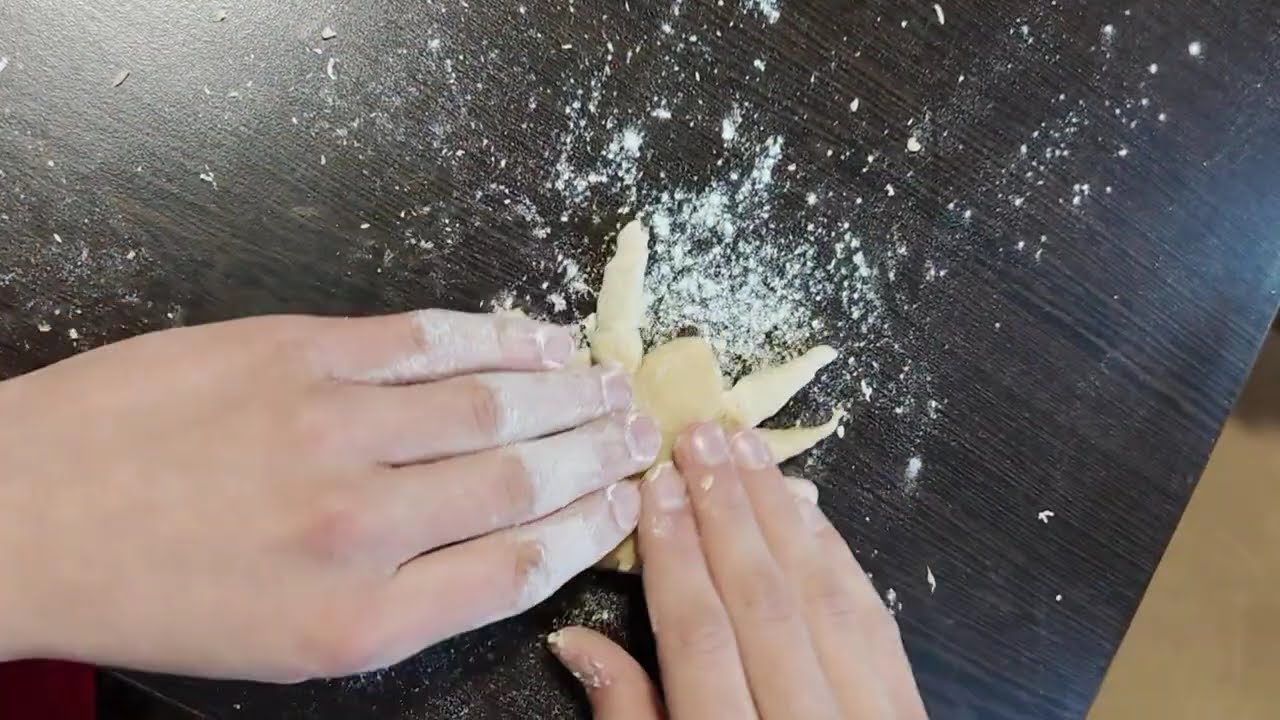 Preparing football stars!🕷️⚽🏃‍♂️🥚🥛🥄🍚🏺