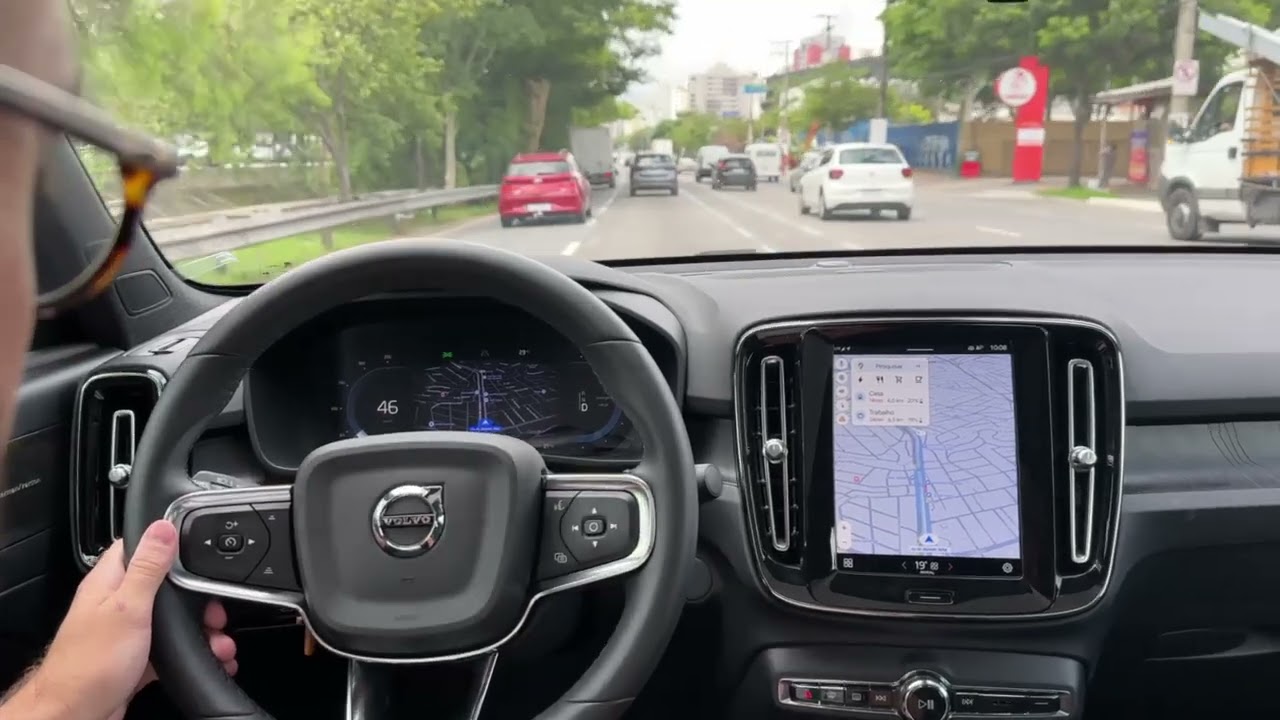 Tendência direcional de veículo Volvo C40 Durante Test Drive -Tendência 3