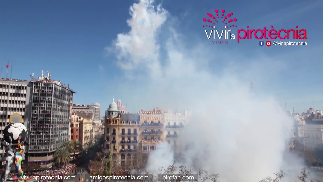 Fallas Valencia 2018. Mascletà Martes 13 de Marzo 2018. Pirotecnia Crespo