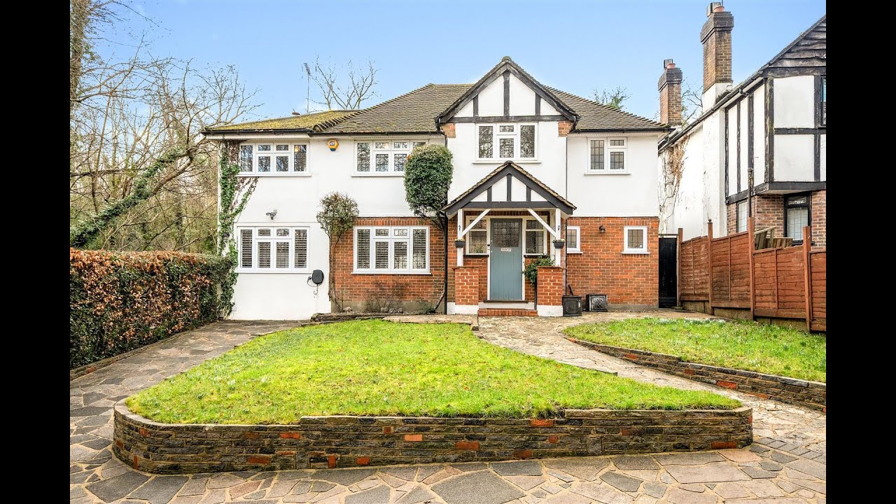 Holly Lane West, Banstead SM7