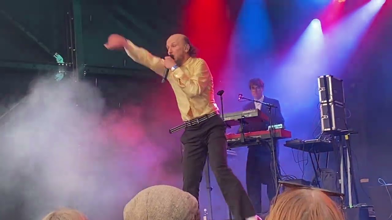Samuli Putro - Tavalliset Hautajaiset. Allas Sea Pool, Helsinki. 12.6.2025.