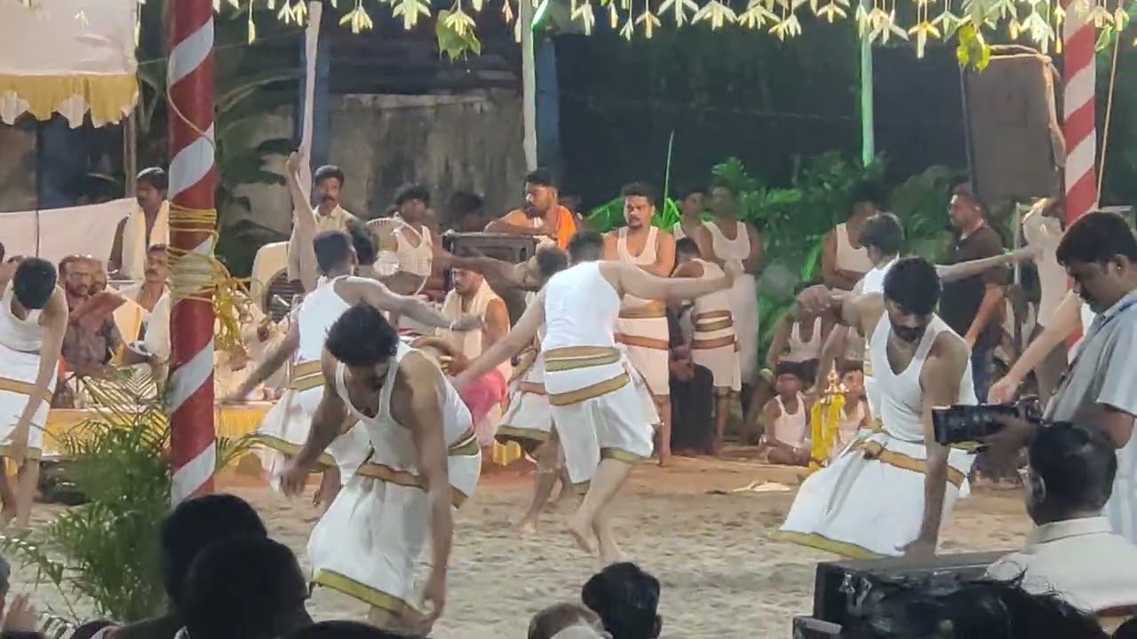 Chettikulengara kuthiyotta chuvadu..