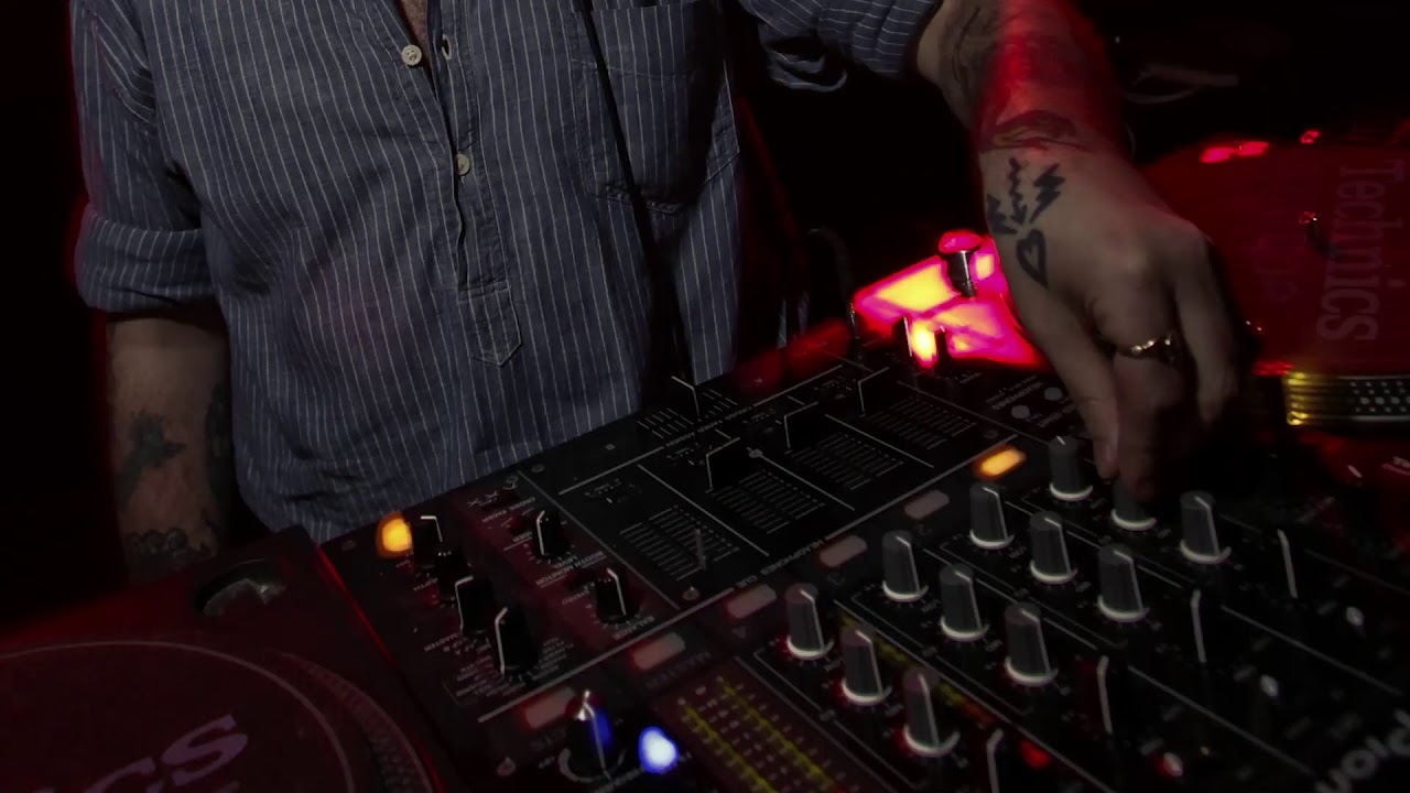 Andrew Weatherall at Masons, Derry - January 2009