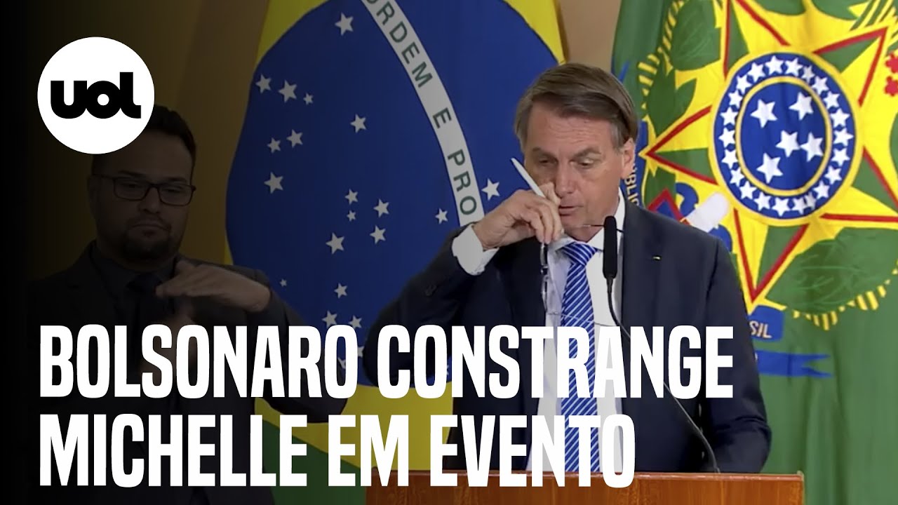Bolsonaro constrange Michelle ao dizer que lhe deu 'bom dia especial'