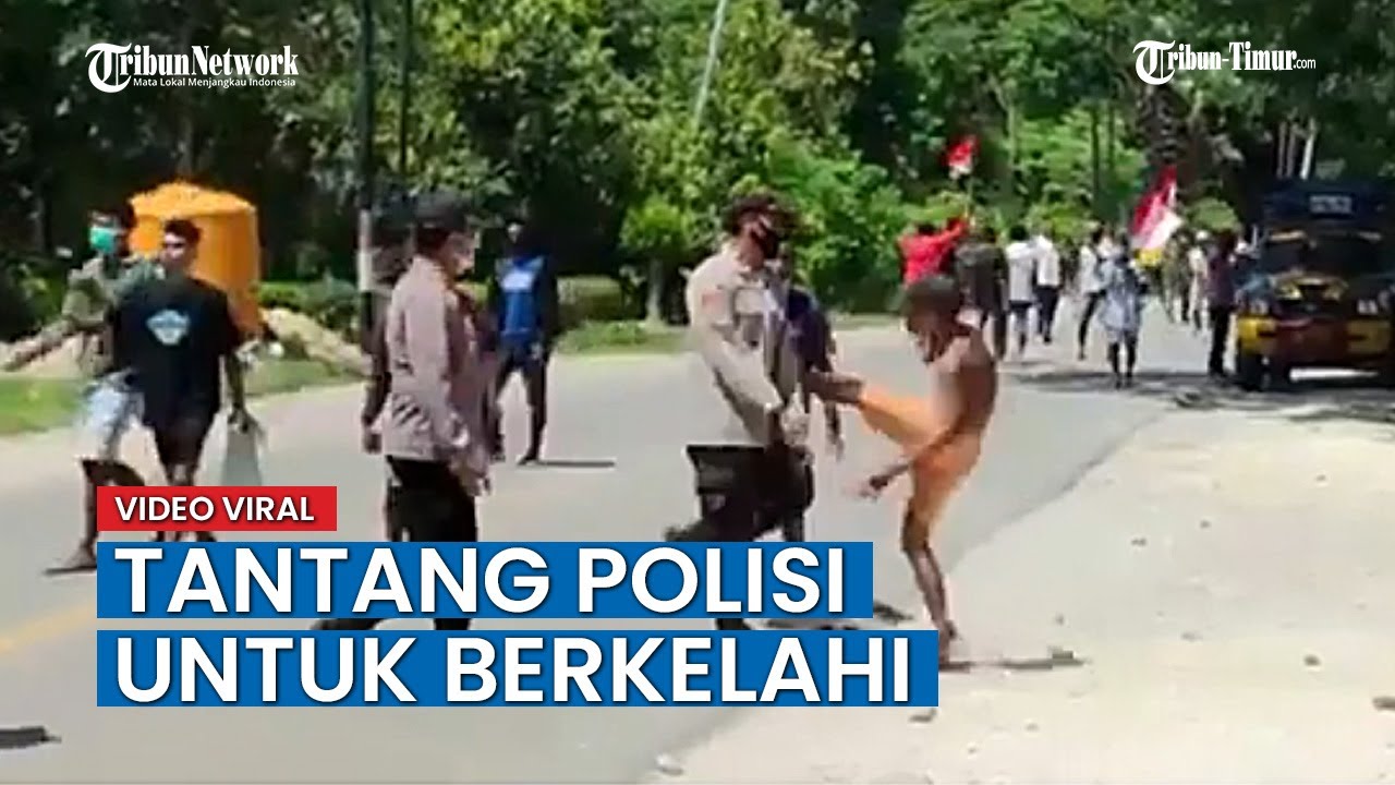 Hendak Bubarkan Unjuk Rasa, Dada Polisi Ditendang Siswa SMA