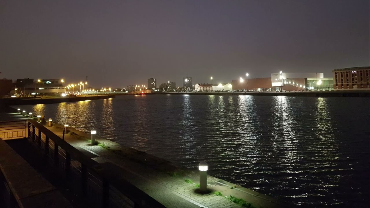 Wesper - Solitude [dystopic industrial dark ambient drone - 432 Hz ]