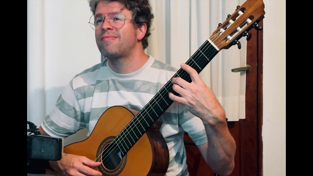 Alfonso Bekes plays Capricho Árabe (Francisco Tárrega) 