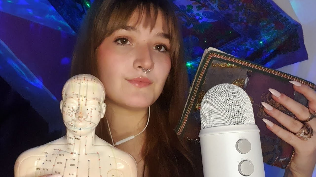 ASMR/scratching and mouthsounds triggers !!!
