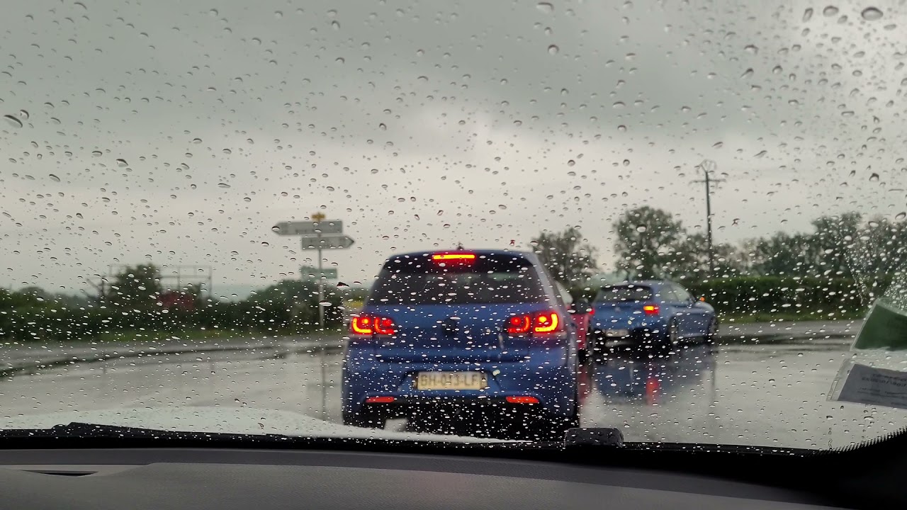 balade en voiture avec un convoi pas comme les autres