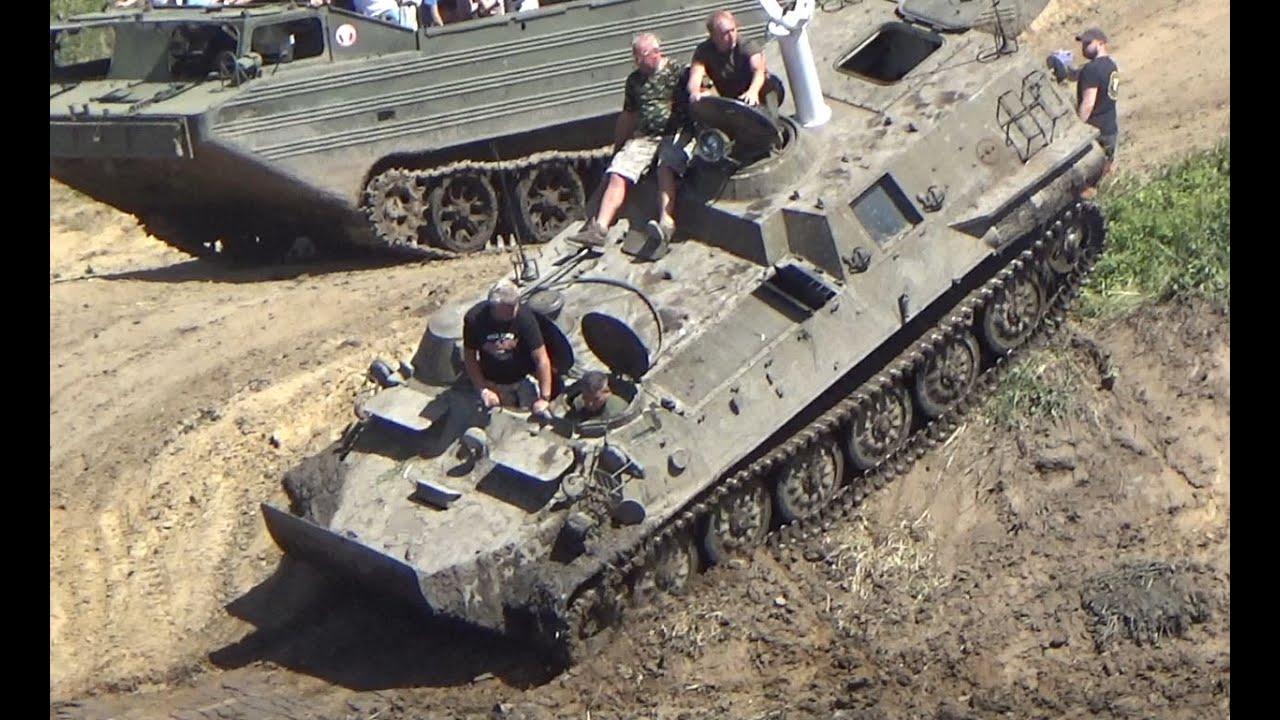 Zlot pojazdow militarnych Darłowo 2023 sherman bat2 mtlb pts सैन्य वाहन