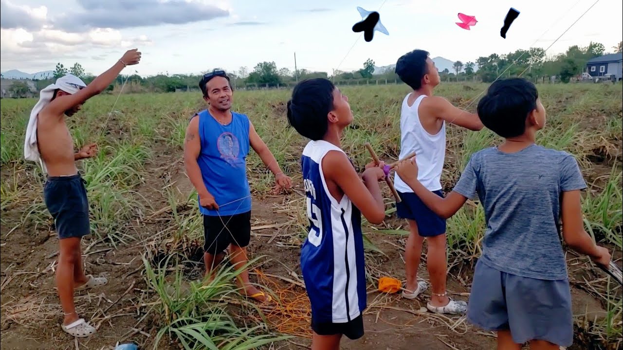 PINASOK KO ANG KUTA NILA ANG DAMING SARANGGOLA.