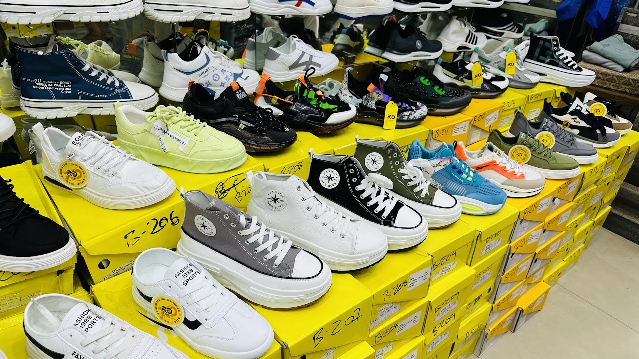 Shoes King || Cheapest Shoes Shop in Mumbai | Shoes ke Liye Line Lagate Hai Log | New the Manager