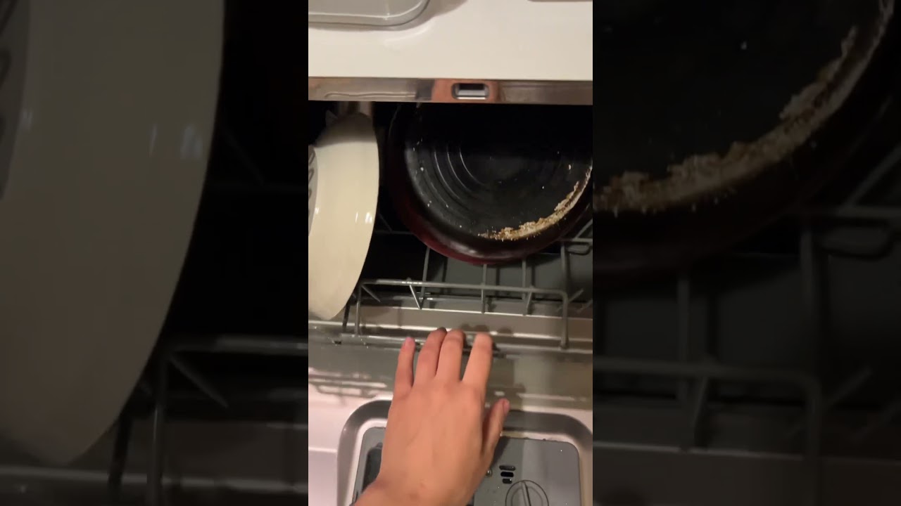 Потому что виниловые стикеры износостойкие и водостойкие😎 