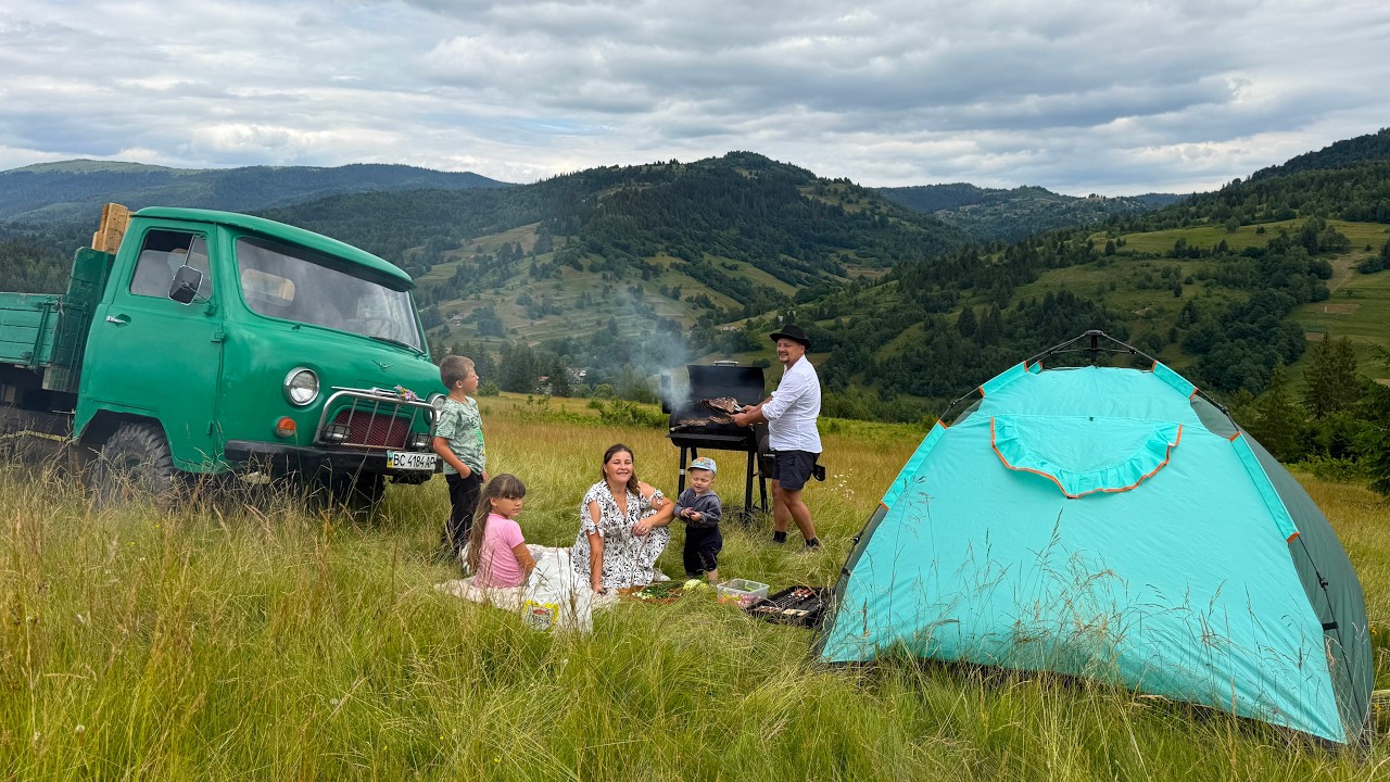 A Carpathian Family's Wild Blueberry Harvest | Cooking Jam & BBQ High in the Mountains 🫐🏕️🔥