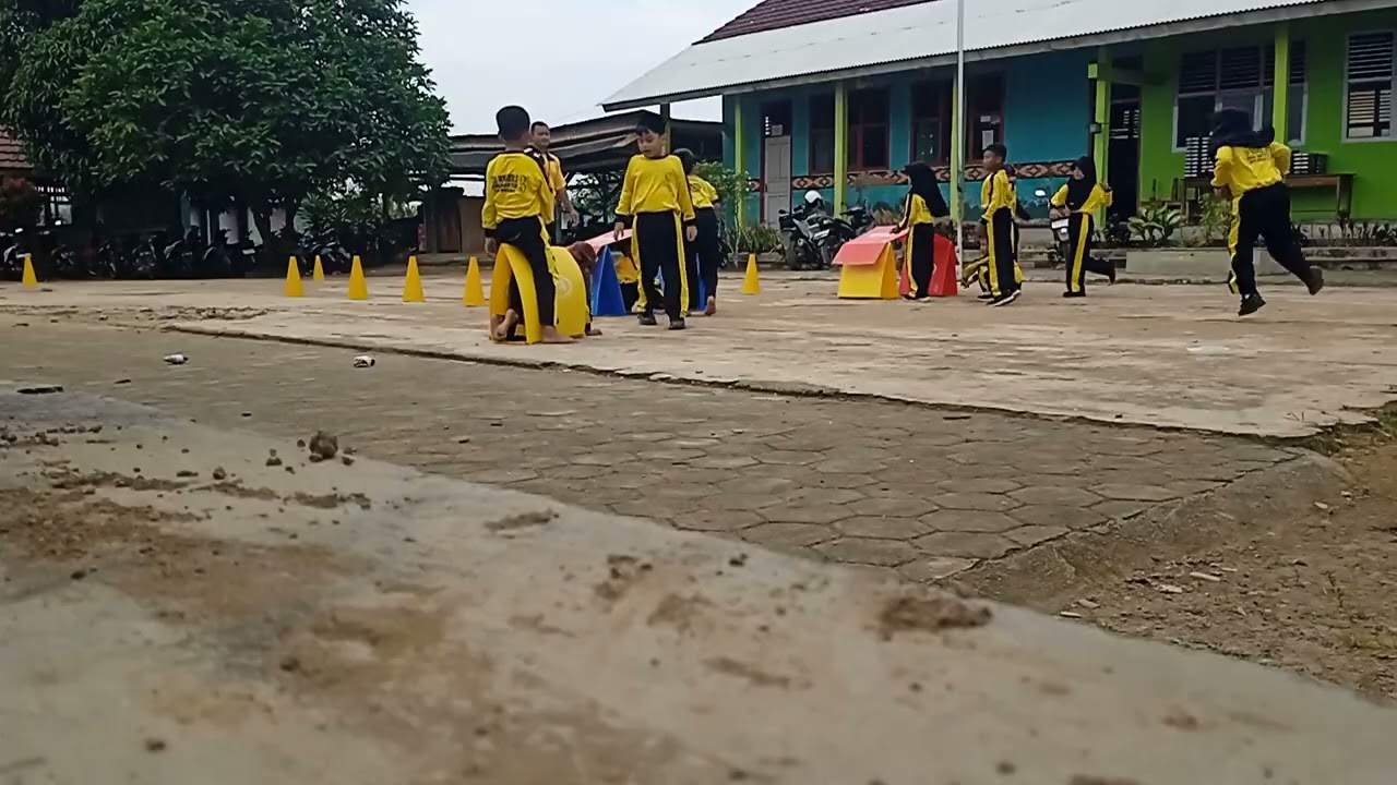 Praktek pjok kelas 1 sd latihan kelincahan dan daya tahan