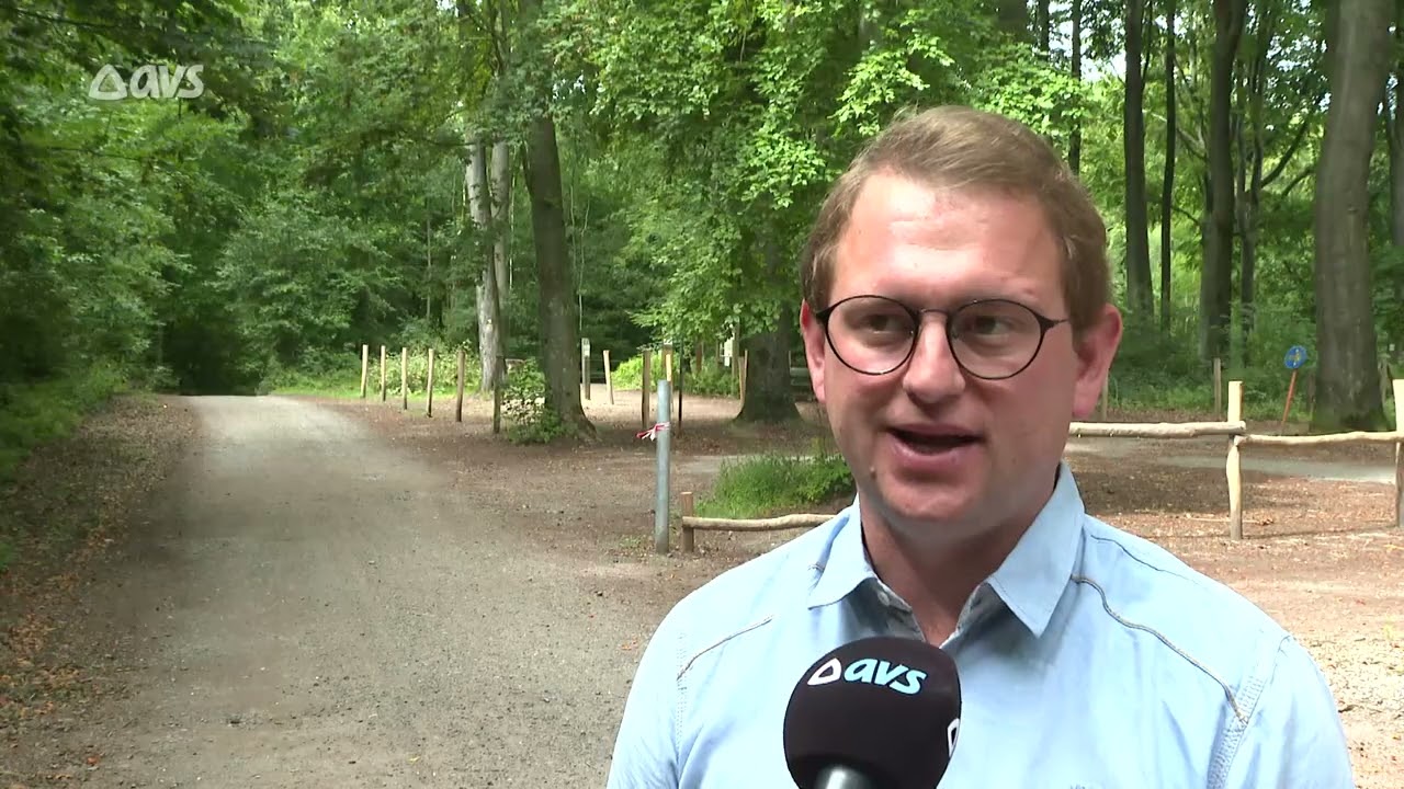 Auto's kunnen niet meer volledig door Kluisbos rijden door knip