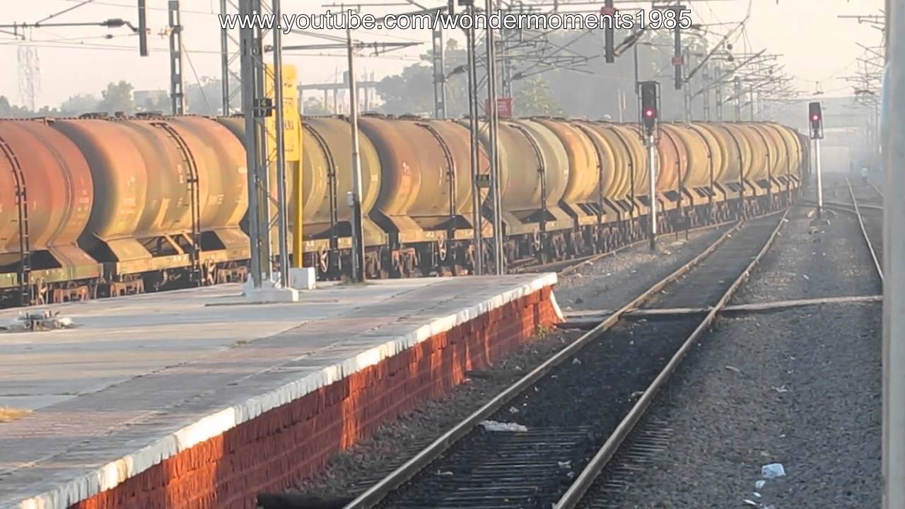 Guntakal Devils: WDM3D twins leading the long BTPN rake out of Falaknuma