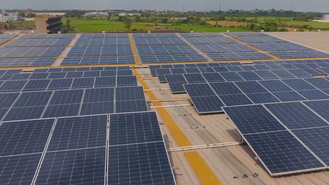 Inside Holo’s 700 kW rooftop by Deon Energy