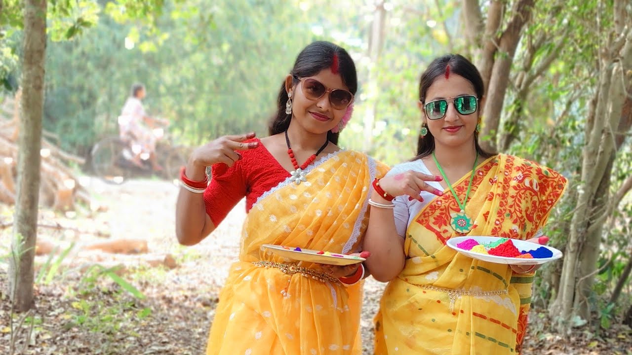 বাতাসে বহিছে প্রেম নয়নে লাগিলো নেশা