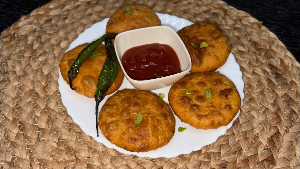 Pyaz aloo ki kachori 😋very delicious | recipe by |AM Kitchens 😍😋food lover 
