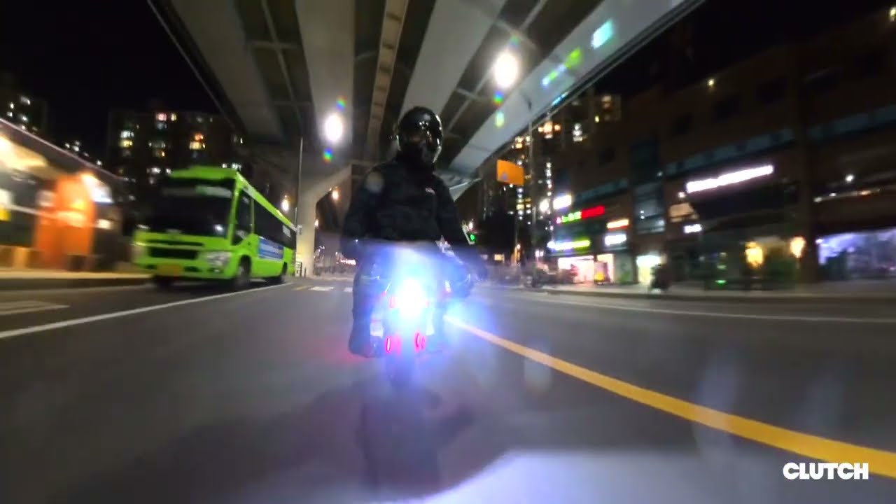 Exetreme bull rocket night riding    (