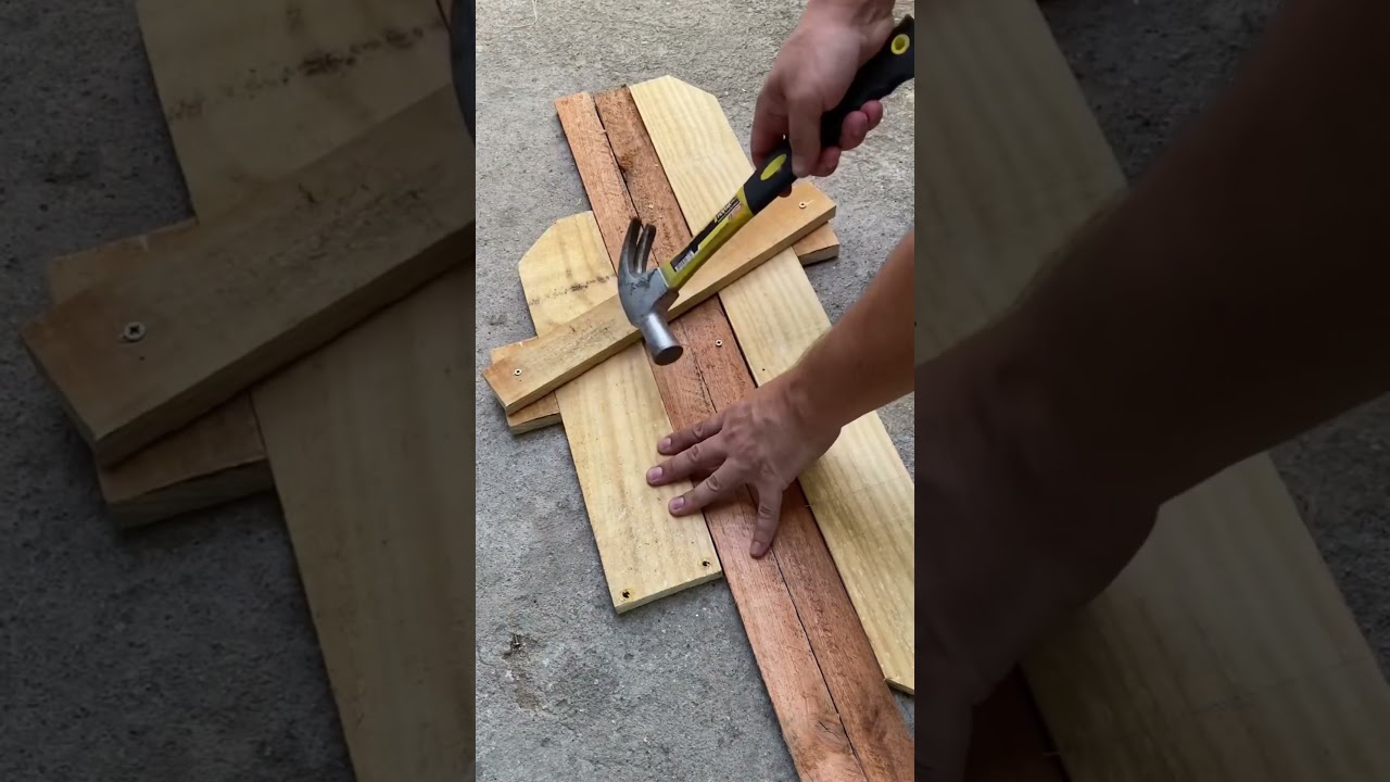 Fixa&ccedil;&atilde;o incr&iacute;vel para madeiramento 🪵 #diy #solutions #truques #mandeira #madeiramento