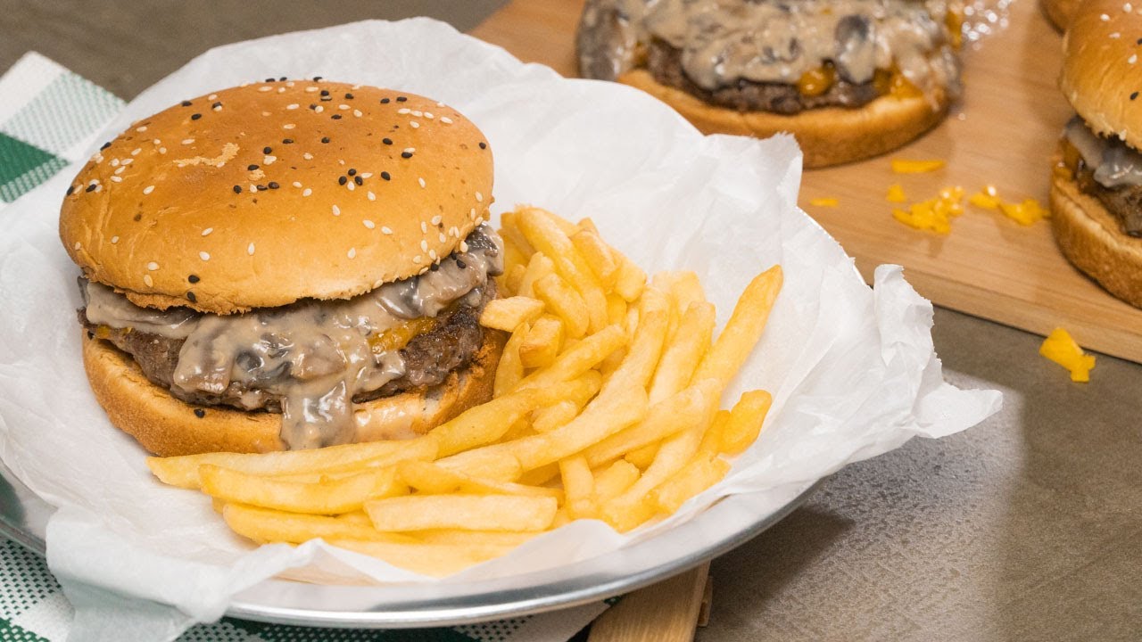 How to make a Copycat HARDEE'S MUSHROOM AND SWISS BURGER | Recipes.net